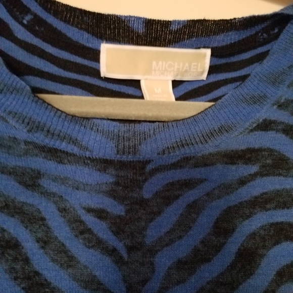 Top - Picture 2 of 3